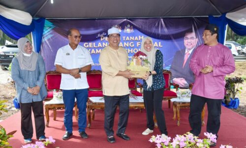 Hadiah tahun baharu buat anak muda Jasin