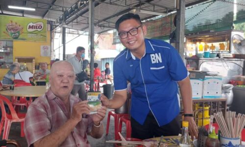 Veteran tiup api semangat untuk Ah Kon