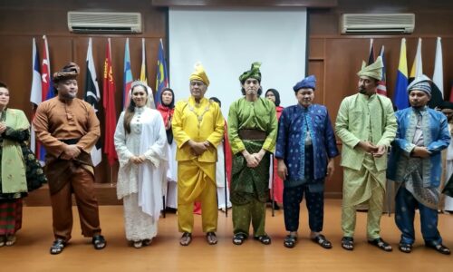 Teater Bangsawan Tun Mamat dan Puteri Gunung Ledang kembali selepas enam tahun