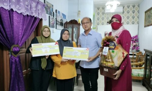 ‘Hadiah’ terakhir pemandu lori