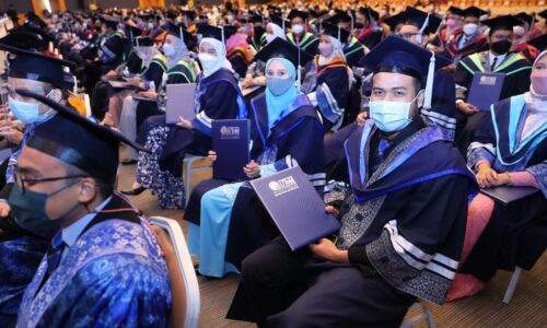 3,149 graduan UTeM dirai pada konvokesyen ke-18