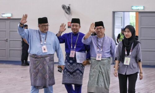 PRU15: Empat calon Parlimen Masjid Tanah serah borang penamaan
