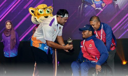 Lumpuh selepas jatuh bangunan, Mohd Zikri bangkit pecah tiga rekod kebangsaan