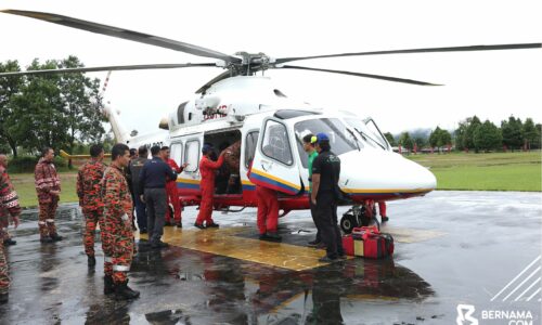 Bomba kerah dua helikopter ke kawasan terputus hubungan di Pantai Timur
