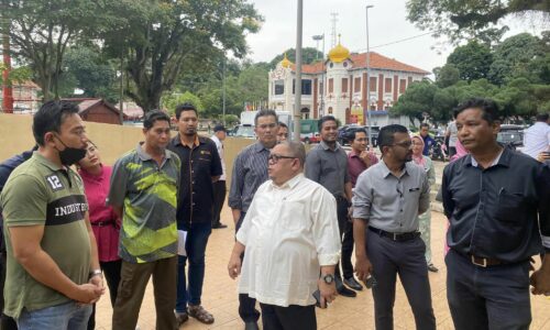 Siling runtuh: Parkir kereta di padang Dataran Pahlawan diarah tutup