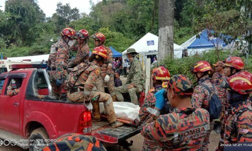 Tanah runtuh: Satu lagi mayat ditemukan, angka korban kini 26