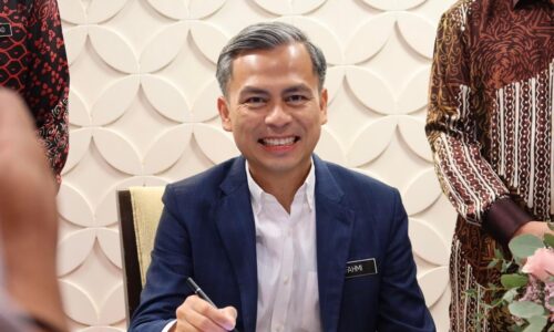 Kebocoran data penumpang AirAsia: Siasatan awal dapati berlaku serangan siber – Fahmi Fadzil