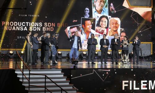 Spilt Gravy on Rice rangkul Filem Terbaik FFM32