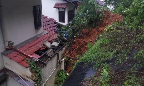 Wanita warga emas antara enam individu terselamat insiden tanah runtuh di Ampang