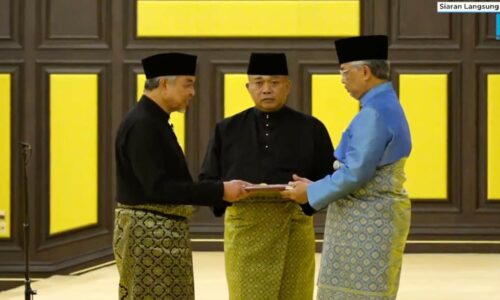 Dua TPM, 25 Ahli Kabinet angkat sumpah jawatan menteri