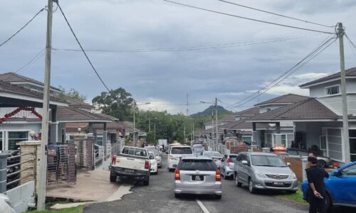 Tragedi Batang Kali: Tiga mayat bersama abu tiba di Machap Baru