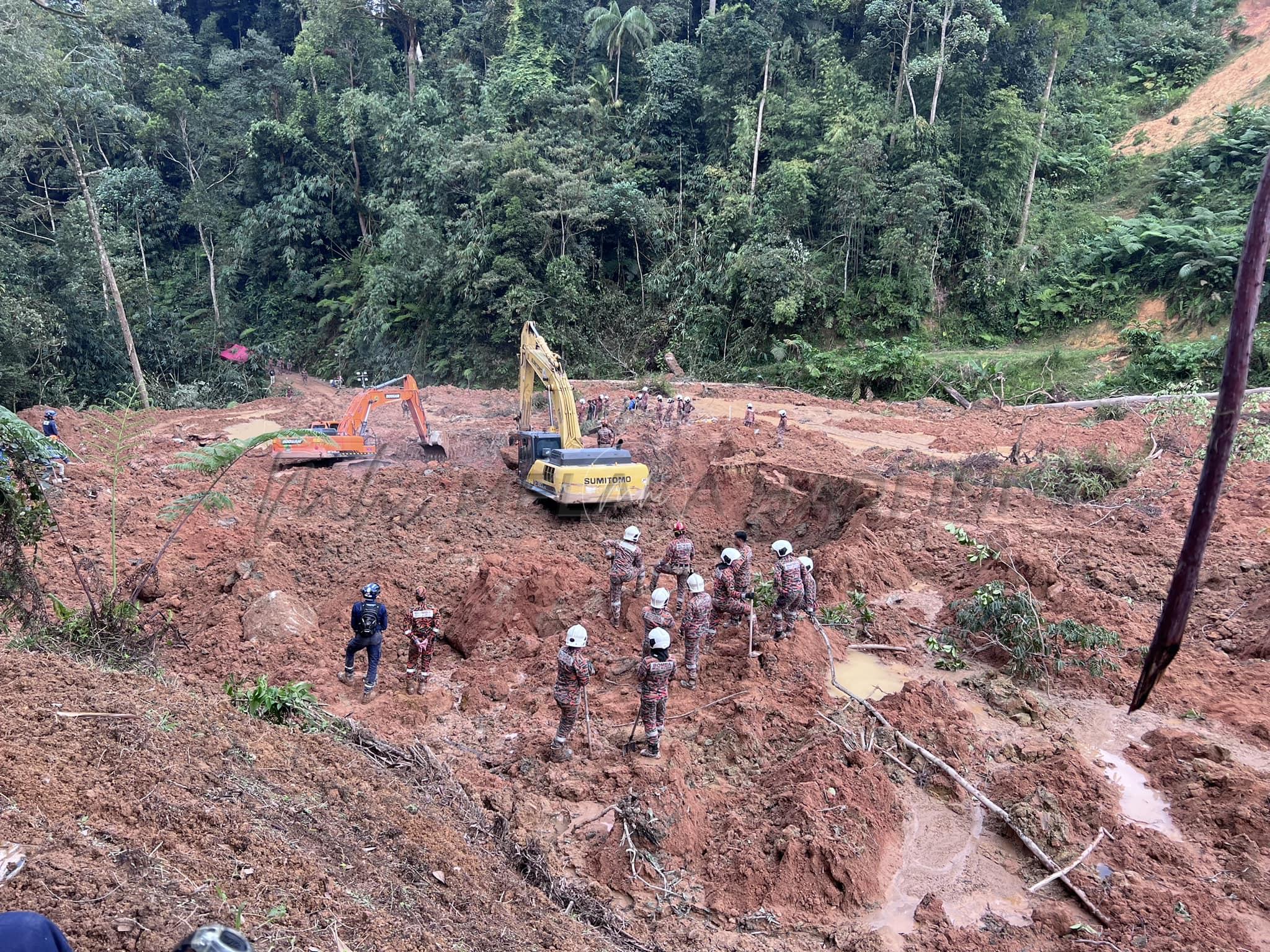 Disember (tanah runtuh batang kali)