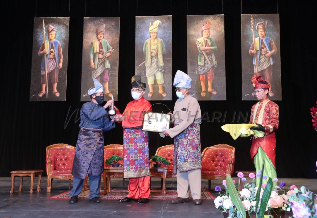 Februari (tyt anugerah tokoh)