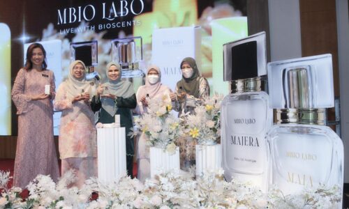 Melaka lancar minyak wangi pertama Majera & Maia