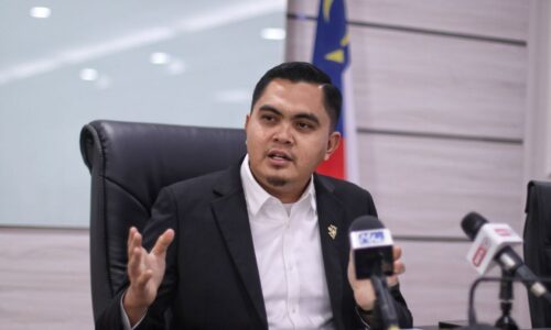 Klinik desa usang, kuarters lama dirobohkan