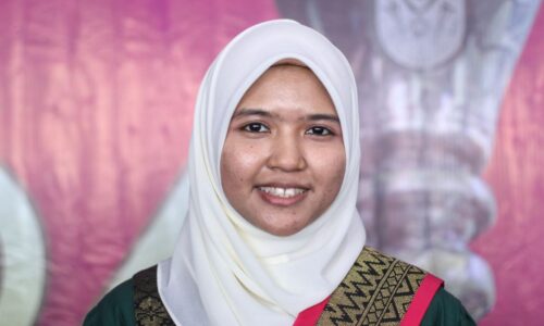 Anugerah Graduan Terbaik hadiah istimewa ulang tahun bapa