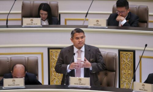Bina sekolah menengah baharu, elak kepadatan pelajar DUN Durian Tunggal