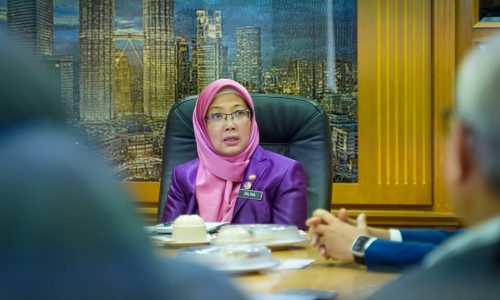 Fasa endemik COVID-19: KKM bentang saranan, SOP baharu minggu depan