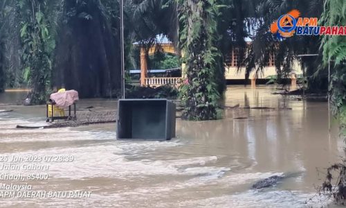 Batu Pahat daerah terbaharu terjejas banjir, mangsa melonjak kepada 3,612 orang