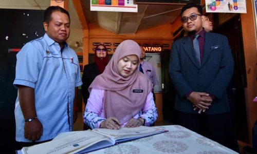 Wang bantuan awal persekolahan hilang: Wujud pelanggaran SOP kewangan – Fadhlina