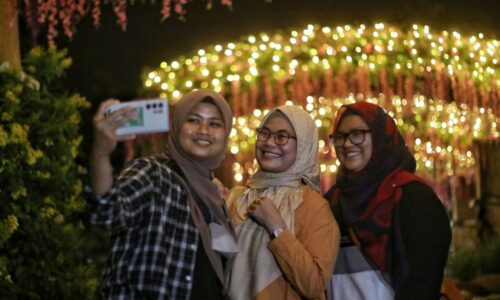 Pesta Bunga Melaka erat hubungan kekeluargaan