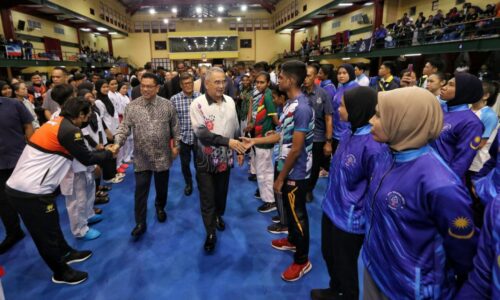 Atlet karate ‘berkampung’ di Melaka