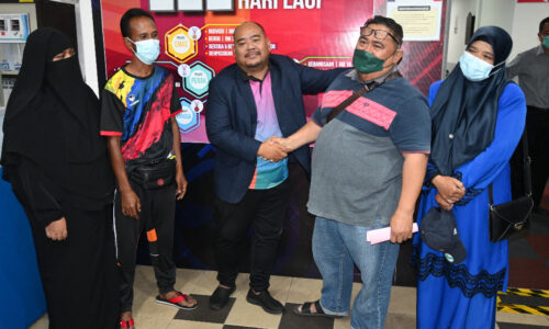 Saya mohon maaf, pemain keluarga dan kekuatan saya