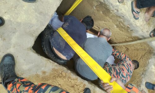 Bomba bantu kebumikan jenazah 170kg