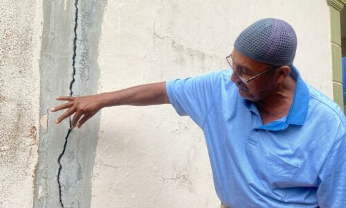 Rumah retak resahkan penduduk