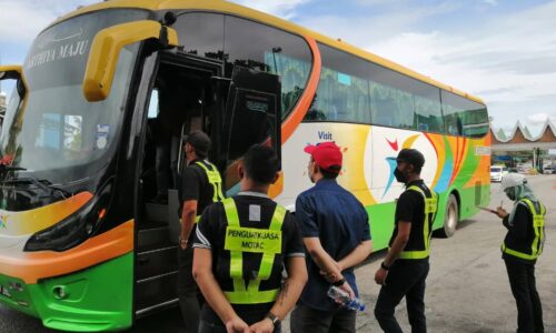 Gagal sedia khidmat pemandu pelancong, lima bas dikompaun RM25,000