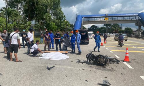 Pekerja kedai makan maut, motosikal rempuh Myvi