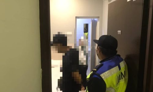 Mengaku adik-beradik elak ditahan JAIM