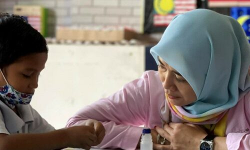 Tuisyen percuma untuk anak-anak Rim