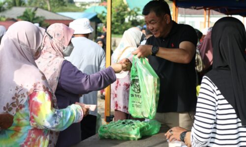 Jualan Rahmah Tok Ajak ‘licin’ dalam 30 minit