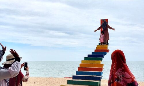 ‘Stairway To Heaven’ gamit pelancong ke Pengkalan Balak