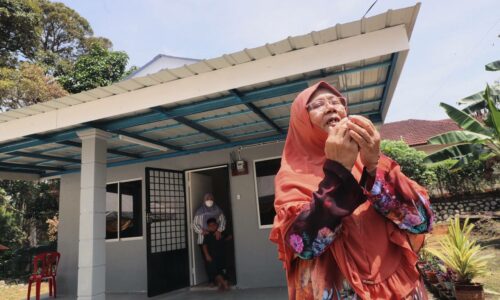 Mangsa kebakaran sebak terima rumah percuma