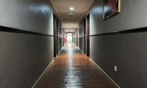 Mana ada hotel berhantu!