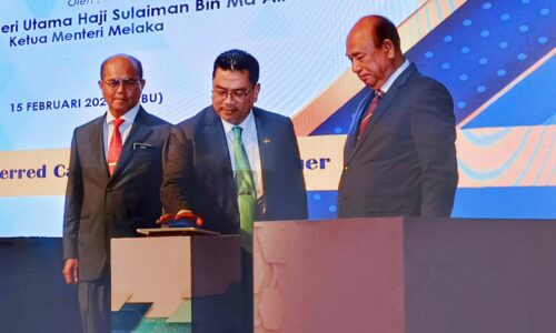 Melaka negeri pertama tawar sistem kaptif insurans