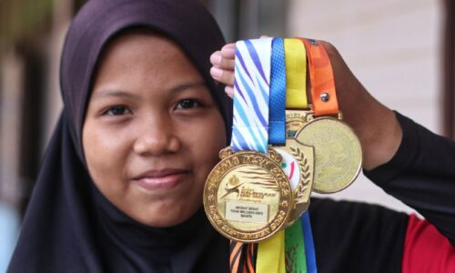 ‘Mahu banggakan ibu bapa dalam sukan angkat berat’ – Nurul Syasya