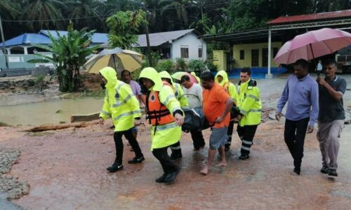 Lelaki maut dibawa arus banjir di Kluang