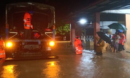 Johor dilanda banjir: 1,591 mangsa dipindahkan ke 21 PPS di empat daerah