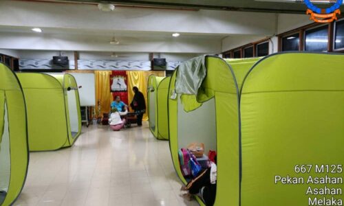 Mangsa banjir dipindahkan ke pusat pemindahan di Melaka meningkat lagi
