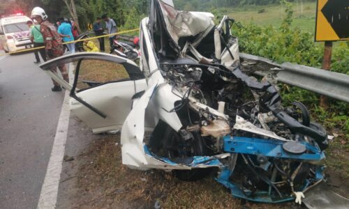 Pemandu maut, kereta bertembung lori