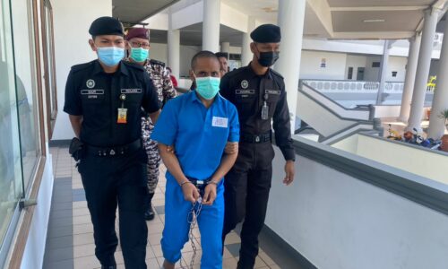 Banduan bunuh rakan satu sel didakwa