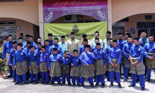 Raja Muda Selangor santuni anak yatim Pantai Puteri