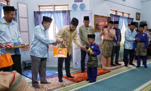 9,000 anak yatim Selangor, Melaka terima sumbangan RM1.4 juta
