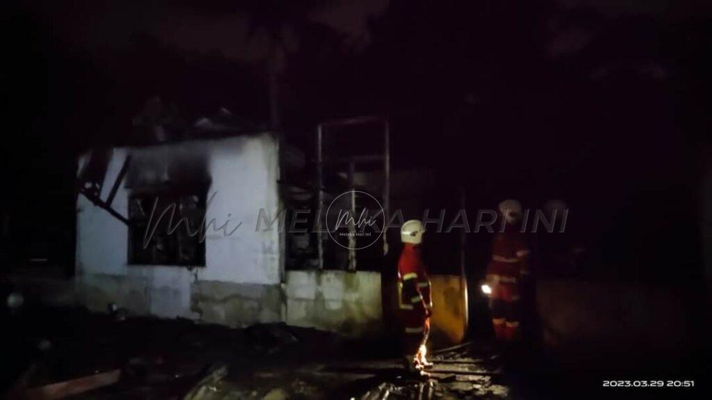 Empat kanak-kanak maut dalam kebakaran rumah di Muar