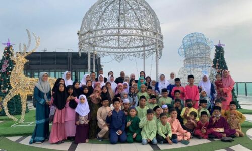 50 anak yatim teruja berbuka di hotel