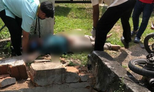 Penunggang maut motosikal rempuh tembok longkang