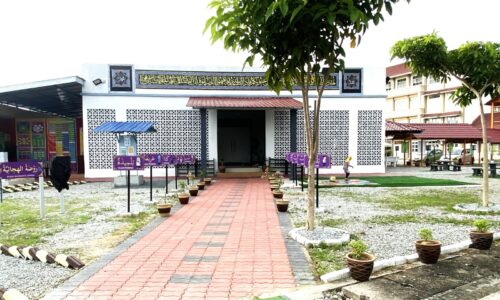 SKTM2 juara surau imarah sekolah di Melaka
